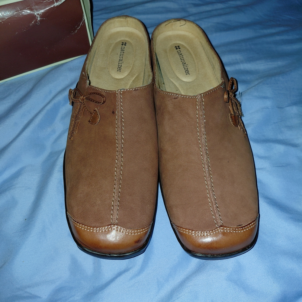 Naturalizer Women  Coffee Bean Brown Suede mules NWOT